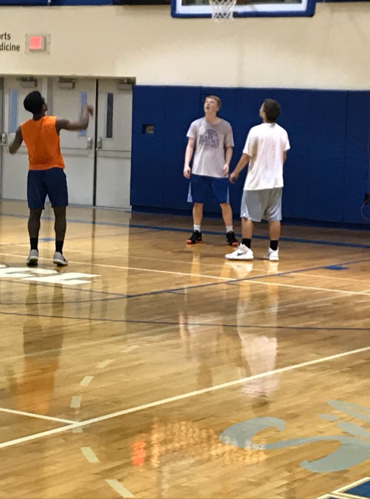 ReadyHoops's tweet image. Love how these Silver Knights are building the right way! We will Keep working! #Team59 #ReadyHoops