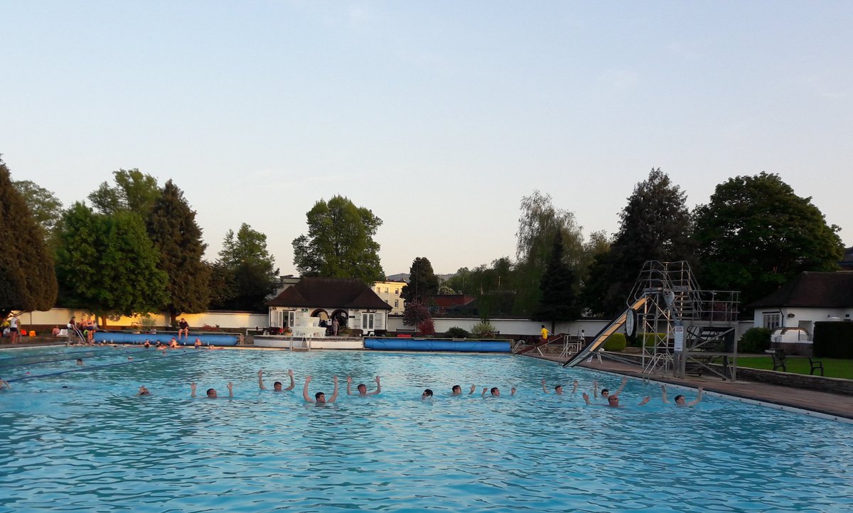 davespublic's tweet photo. Hands up if you love training @lidocheltenham! 🤽‍♂️ @cs_wpc https://t.co/5IqOdkgxxO