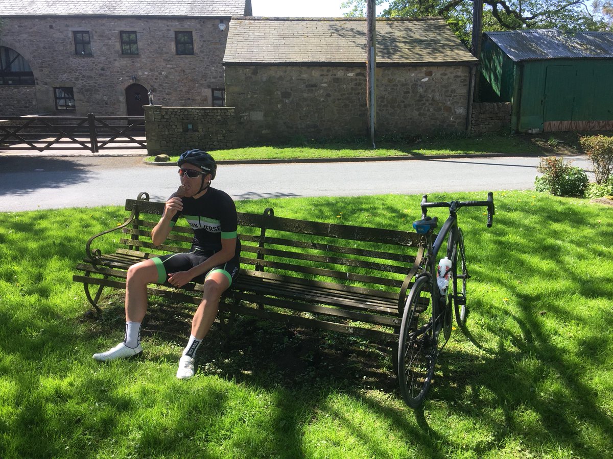 RyanJNPerry's tweet photo. 2 x TT wins last week. Earned an icecream with big hitter @hamishjsg today. @ARMY_CYCLING_TT @drag2zero @StuWilliams_ 
Sunny Yorkshire! https://t.co/F5yCX5jzvp