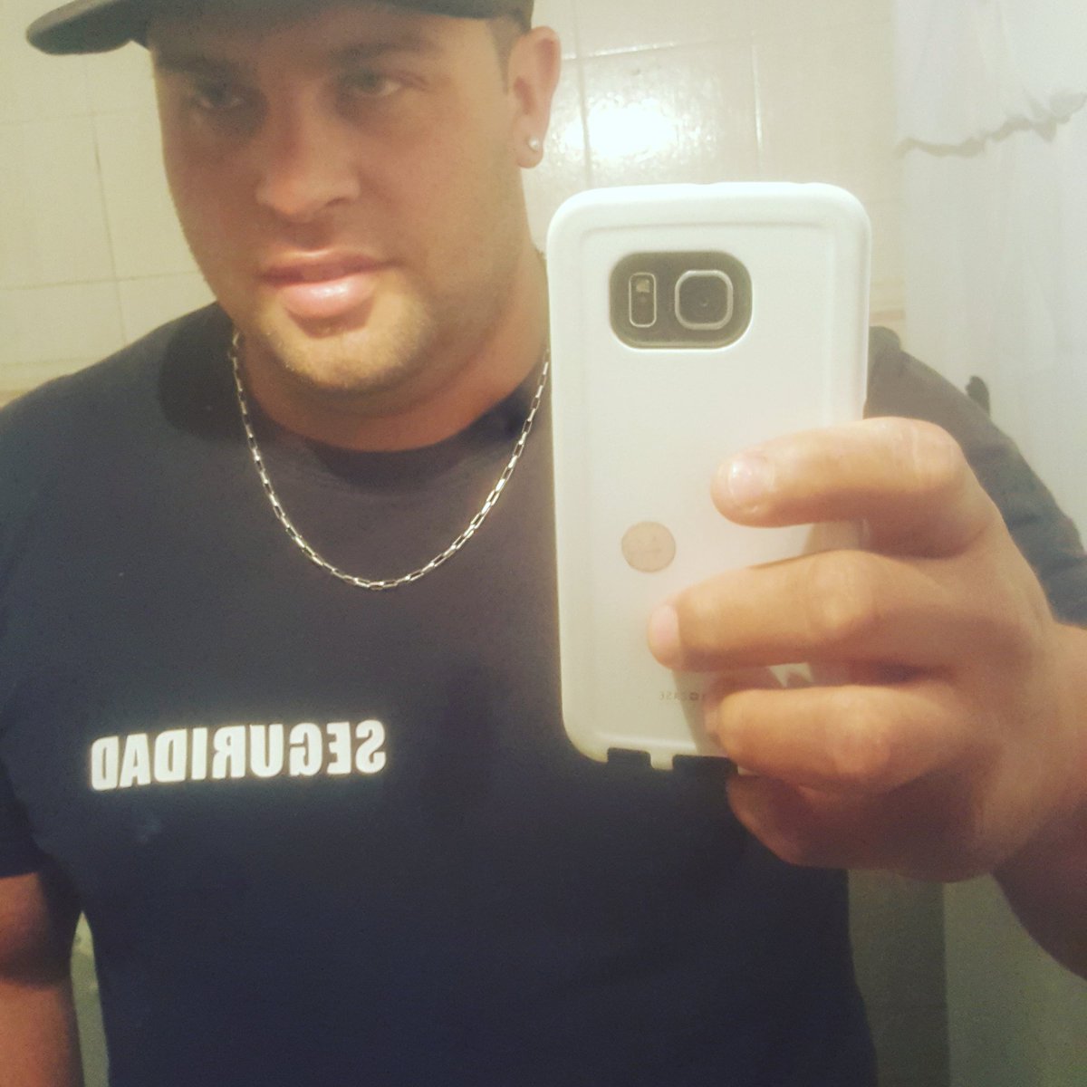 alescapri's tweet image. Custodio de tu amor