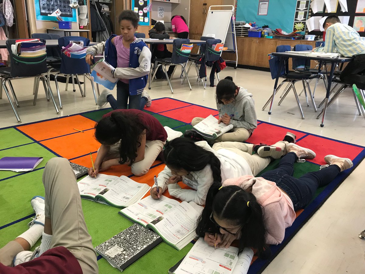 It’s nice to see that flexible seating ends up as a gathering. #4-307friends #76learns