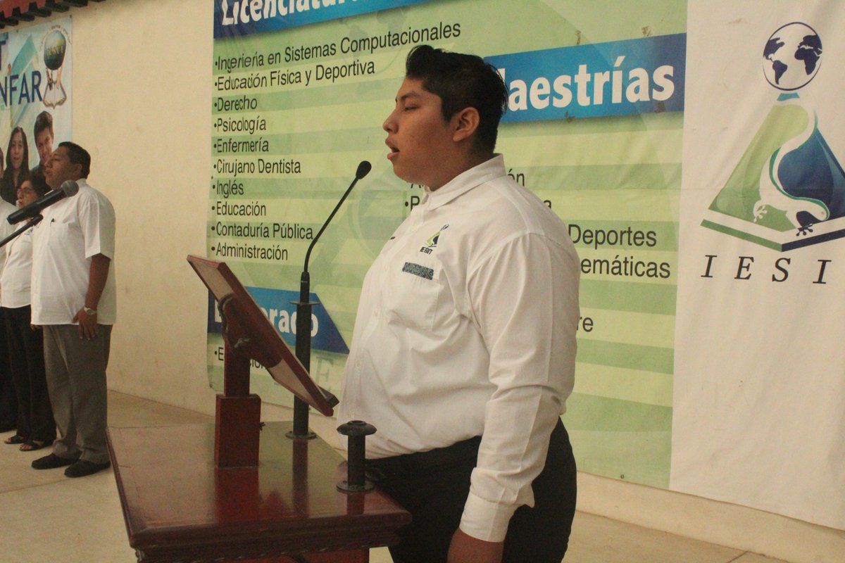 iesit_istmo's tweet photo. El día de hoy Lunes 07 de Mayo se llevó a cabo en el #IESIT el homenaje a nuestro Lábaro Patrio que fue dirigido por los alumnos de la Licenciatura en Psicología https://t.co/RYParT97bb