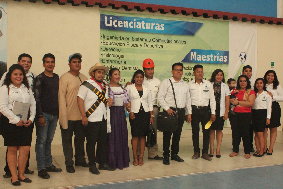 iesit_istmo's tweet photo. El día de hoy Lunes 07 de Mayo se llevó a cabo en el #IESIT el homenaje a nuestro Lábaro Patrio que fue dirigido por los alumnos de la Licenciatura en Psicología https://t.co/RYParT97bb