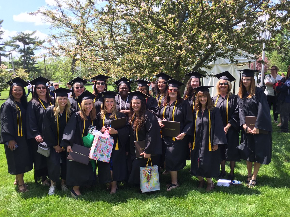 pamelagallus's tweet photo. Great start to nurses week with our new BSN grads!! So proud!! 👍😊#virtuanurse @tlcarlino @ZakMelissa @ampalatnik https://t.co/7mWDszSo7f