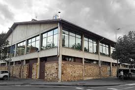 #Oñati Kiroldegia eraberritu eta handitzeko proiektuaren idazketa eta lanen zuzendaritza lizitaziora atera ditu udalak. Proposamenak aurkezteko epea ekainaren 1ean amaituko da. oñati.eus/eu/albisteak/k… #dabilenherria