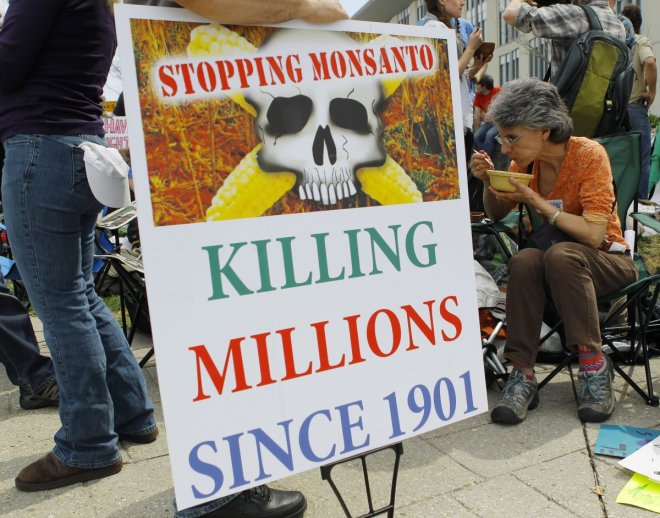 mamnewyorkcity's tweet photo. Less than two weeks to #march against corporate #corruption! Light up your #protest signs and yourselves at our #nightmarch.  NOT just a #GMO issue! #FoleySquare #NYC May 19. #Vigil #environmentalism #SaveTheBees #AgentOrange #organicfarming #MAM #activist https://t.co/dgPEfLW7HE