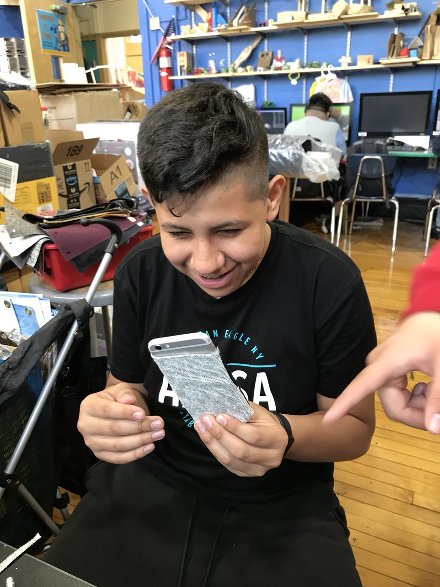Magnet157's tweet photo. Low-tech engineering! Our sewing machines have arrived, and Alexis gave one a try during his lunch break! Check out his two-toned cell phone case! #Makerspace @MagnetSchlsMSA @NYCSchools #sewing #texile #GetOutOfYourComfortZone #TryNewThings #kidsdiy #STEM #NYCSTEM #PS157 #create https://t.co/LgsomncxO5