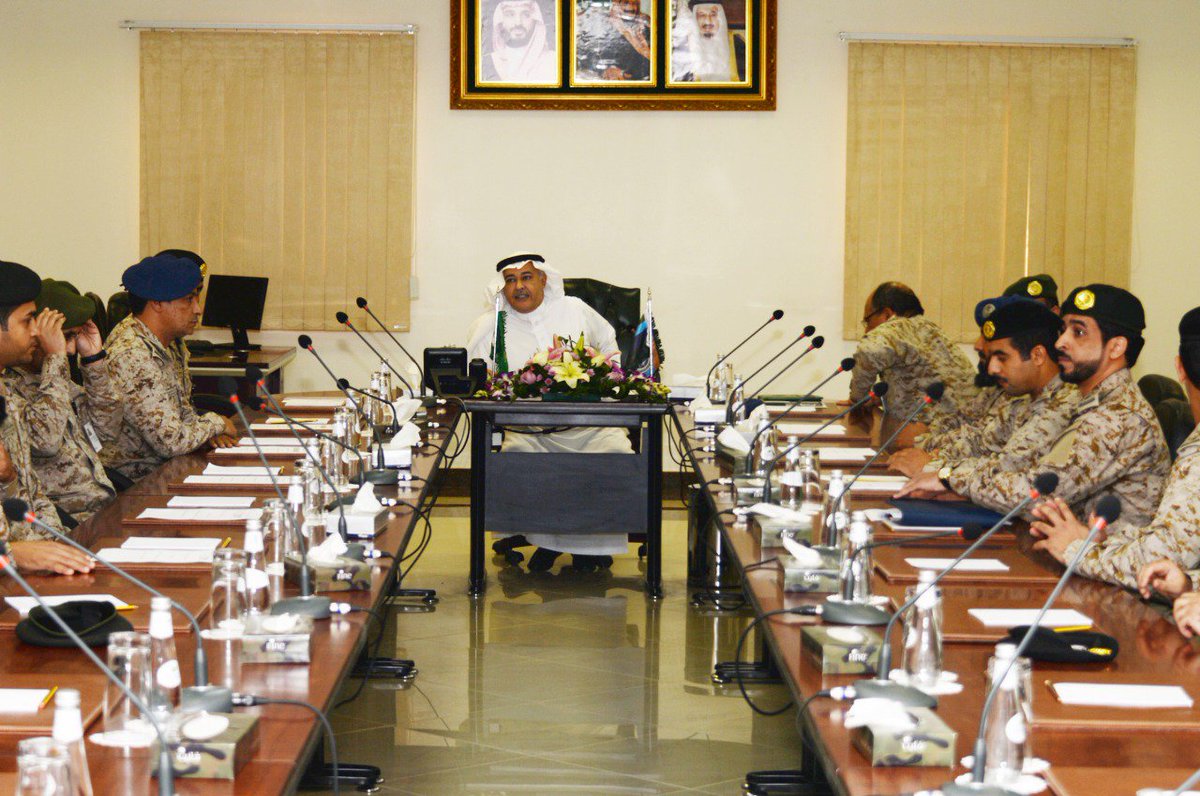 في هذا اليوم تشرفت الإدارة العامة لدعم التصنيع المحلي بزيارة معالي الدكتور خالد بن حسين البياري مساعد وزير الدفاع للشؤون التنفيذية وخلال هذه الزيارة قام سعادة مدير عام الاداره العامة لدعم التصنيع المحلي اللواء المهندس عطية بن صالح المالكي
يتبع...