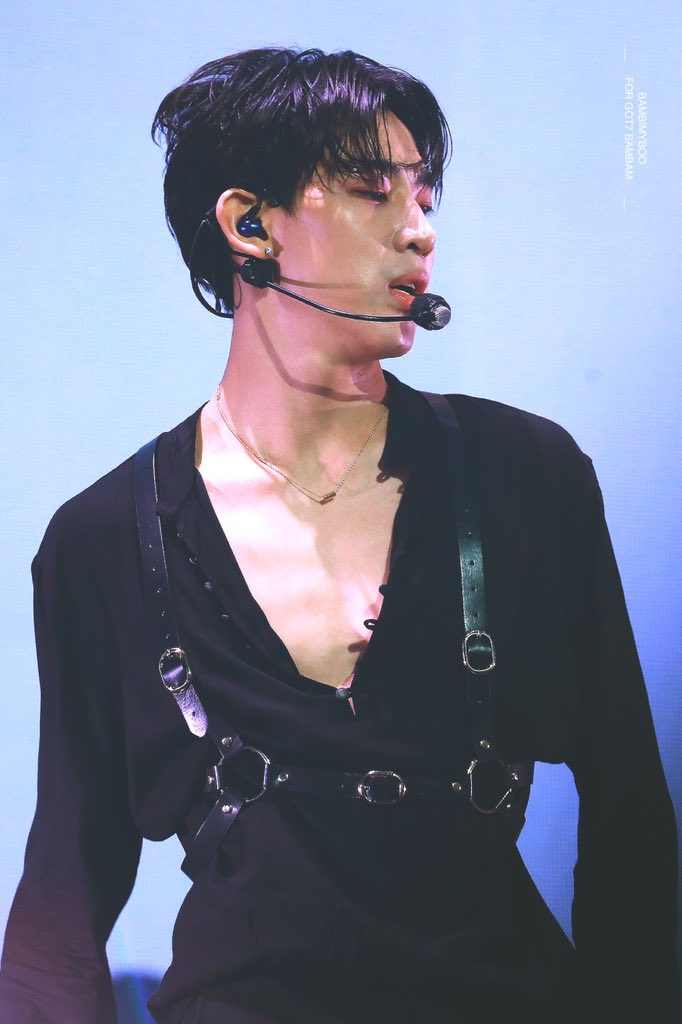 bambimyboo97's tweet photo. 180505 Eyes On You in Seoul DAY2
@BamBam1A 

#BamBam #뱀뱀 #갓세븐 #GOT7 https://t.co/v8vRnYXdDz