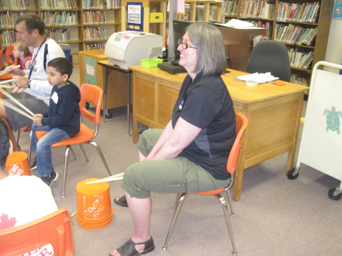 SonyaWilkins15's tweet photo. Music Monday is an incredible event at Trillium thanks to our amazing Ms. McNab! She has organized a variety of performances and workshops for our students to experience &amp; enjoy. Thanks, Ms. McNab, for  all the time &amp; energy you put into making this an awesome day!! @TrilliumPS https://t.co/rkaeLQNnSo