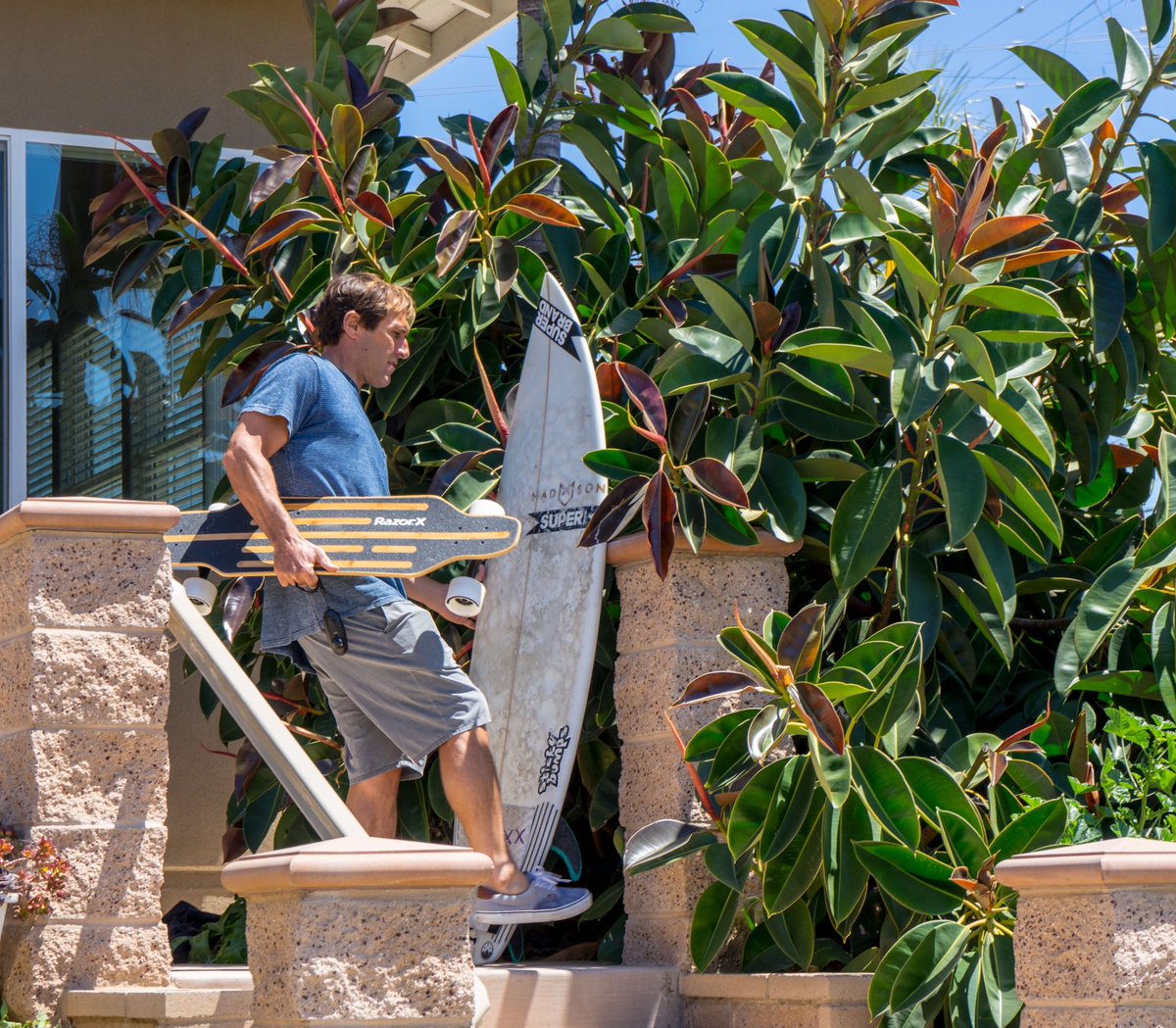 RazorWorldwide's tweet image. Quickest way to the waves 🏄🏻♂️ #Razor #PushForward #CreateFun #Monday #Surf #RideRazor goo.gl/Jvxodf