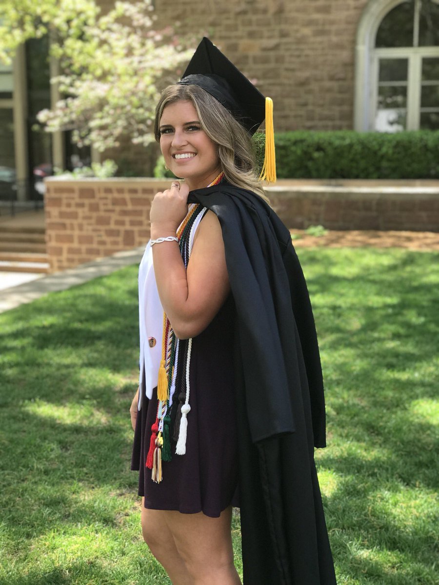 CheapSeatsPhoto's tweet photo. Look who’s graduating from @FontbonneU today! @cookseymonster7 | @seckmansoftball @SeckmanHigh @JaguarAthletics alumna &amp; now @FBUGriffins @FBU_Softball https://t.co/ZJ9faar4ZO