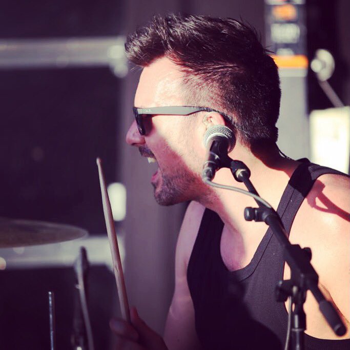 chrishordijk's tweet photo. #Drummer #BackAlive #PearlJam #Tribute 

📸: Daniëlle van der Swaluw https://t.co/A5DZf610sE
