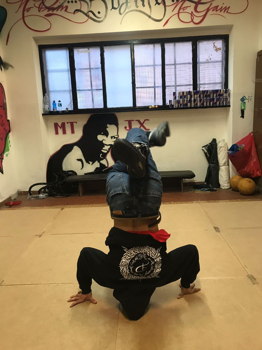bottegaprama's tweet photo. Happy birthday to my love jatonez ❤❤..Who stay in the circle have the fire inside! #calligraphy #handlettering #clothing #streetwear #fashion #outfit #madeinitaly #hiphop #bboy #bboyng #undergroundsolution #handmade #limitededition #design #logo #brand #production #pramafamily https://t.co/IIAzTbQo8t
