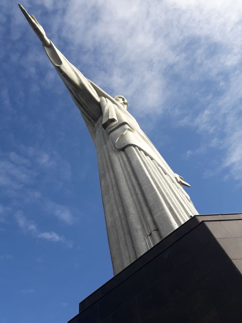 cristoredentor's tweet photo. ☀️ No Santuário hoje: 26ºC | parcialmente nublado | visibilidade ruim | sem eventos públicos. Que a paz de Deus esteja convosco! 🕊 #RiodeJaneiro #CristoRedentor #Turismo #Santuario #Informacao https://t.co/LuhtyCpMmx