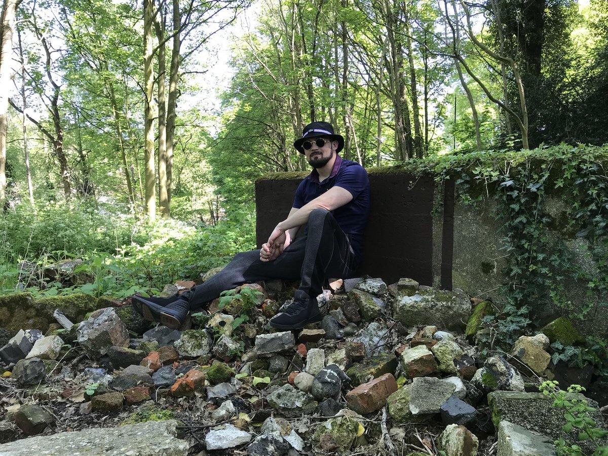 3_mazon's tweet photo. Ima kick back! In the shade with the spirits of the rebelβs.. πͺπ»βοΈ This Uprising, Freedom. #UndergroundHipHop #Photography #3mazon #History #LyleandScott #NewAmsterdam #AirJordan #Lacoste #Norwich #HipHop #Caption #New #Music #UK https://t.co/YBjRnBUL9Z