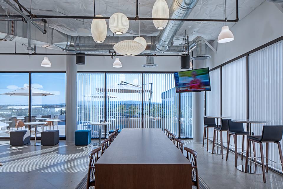 wirtdesigngroup's tweet photo. JLL's El Segundo office was designed to reflect the casual culture of this beach community. Elegant, yet approachable and transparent, the space is an open environment with both modern design and timeless furnishings.
#JLL #LosAngeles #ElSegundo #California #WirtDesignGroup https://t.co/yktTkJUQ7K