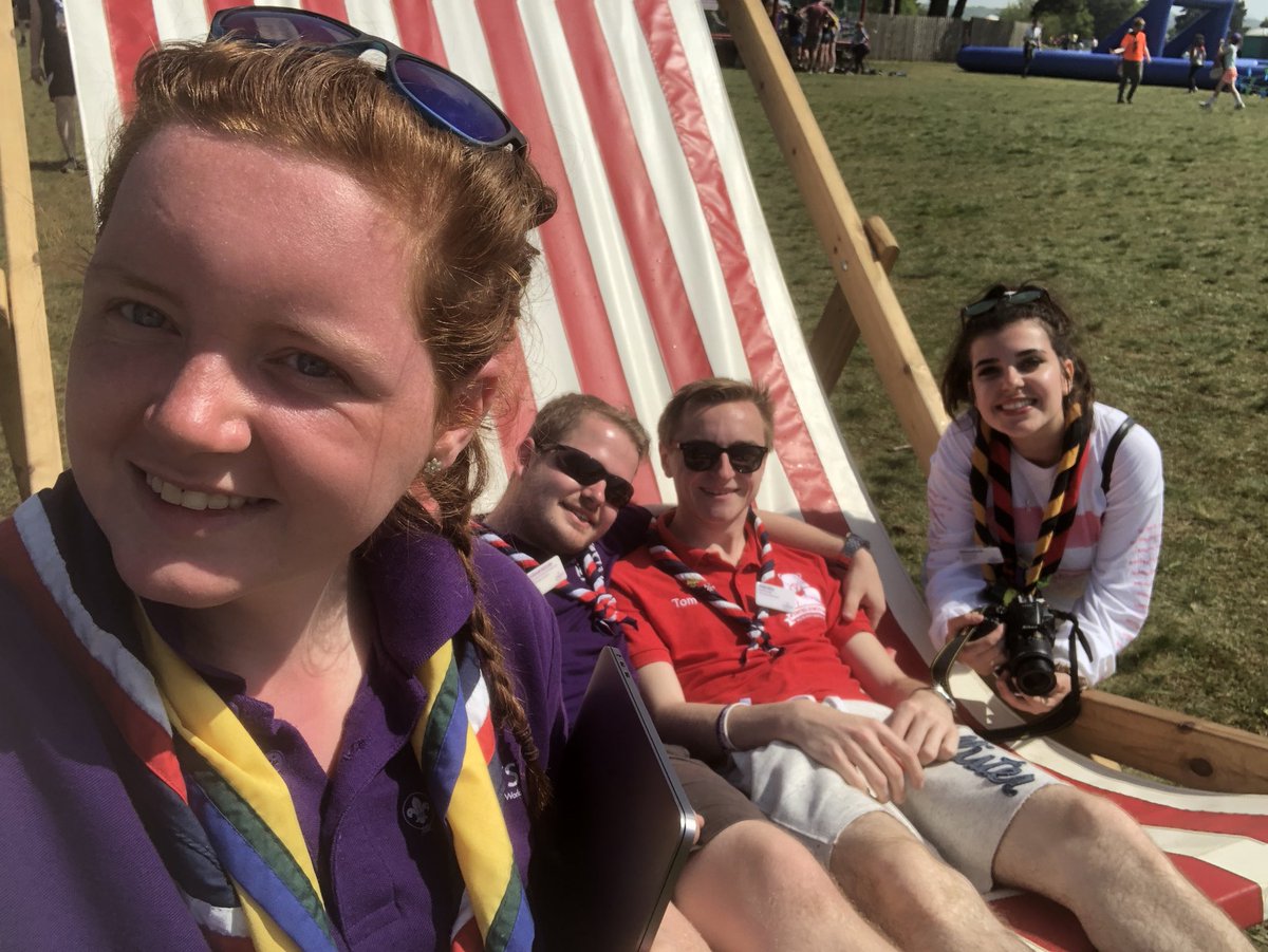 Lauren_JN_'s tweet photo. Great weekend at @NottsMegaMoot with this fantastic team ⚜️ #iscout https://t.co/pKDzF1ds0r