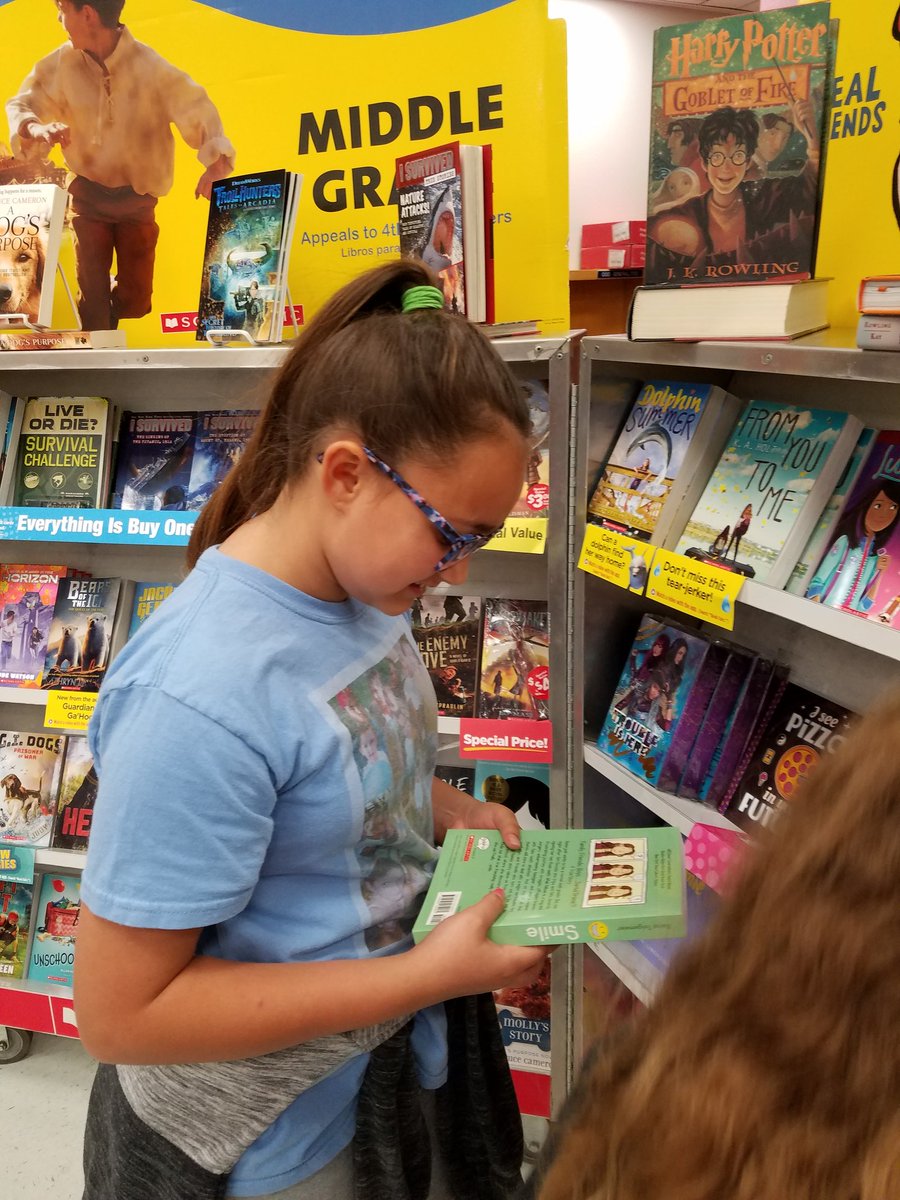 betty75019's tweet photo. You just gotta love it when people practice what they preach. Our principal is allowing students to have 2 books, of their choice (best part) from BOGO Book Fair to take home for summer reading. Big applause. @RERockets #rerockets #birdvillelearns #Bisdreads https://t.co/kqLmCghSIl