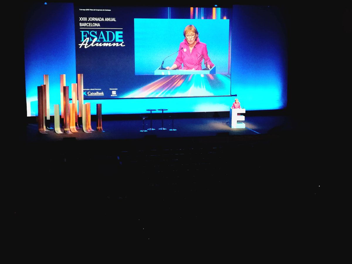 ESADEAlumni's tweet photo. ¡La primera vez en la historia que dos mujeres lideran @Esade y #ESADEAlumni!' 👏 @EugeniaBieto (Lic&amp;MBA 73/ PhD 08), directora general de #ESADE en el #EdayBCN https://t.co/OAWHlKoE90