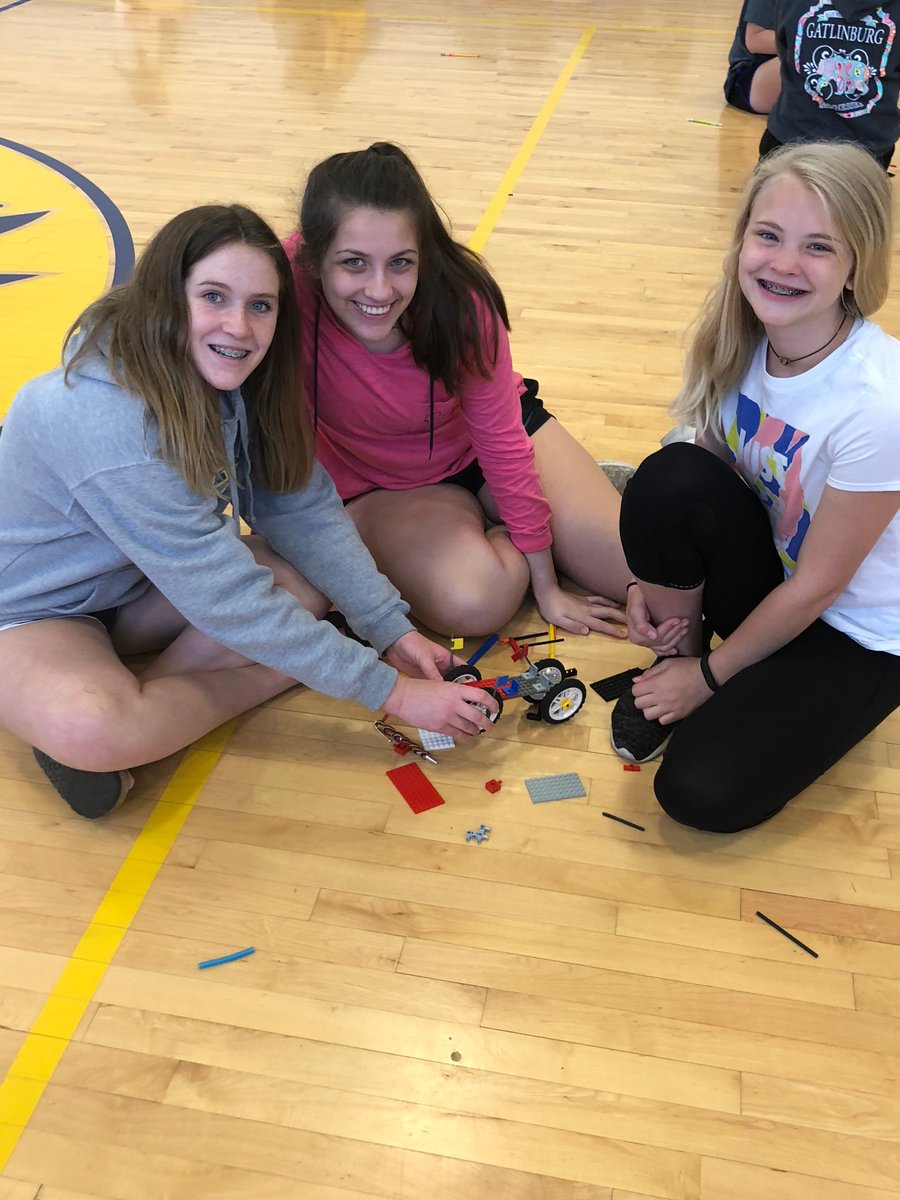MJHSCampbell's tweet photo. Cave Fish?(check)Crash Testing?(check)Evolutionary changes in birds?(check)  Geologic Time fossil Evidence?(check)  FANTASTIC 8th Grade Science Day! @MJHSConnaughton @mjhshunt @iSPACEcincy @uofcincy @CincyMuseum #grosslabfishfans https://t.co/rK8yd1WzRE