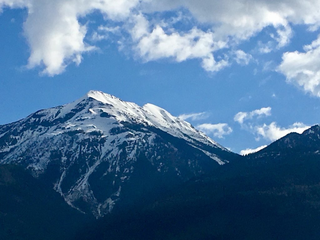 artbybiancaa's tweet photo. Love ❤️ the Kootenay area! Mountains,lakes,glaciers and unpopulated but enjoy meeting the unique individuals who live there though.
#naturalphotography #mountains #kootenays #BC #LostEdge #glaciers #outdoorsbc #exploreBC #unedited #Mayweather https://t.co/B6Pe0XoBDi