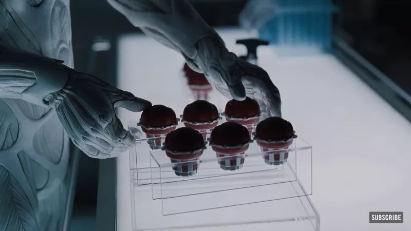 Charlstice's tweet photo. I also thought the Westworld droids had been baking chocolate muffins. But apparently they're brain nodules or something logical like that. https://t.co/3u134vGA62