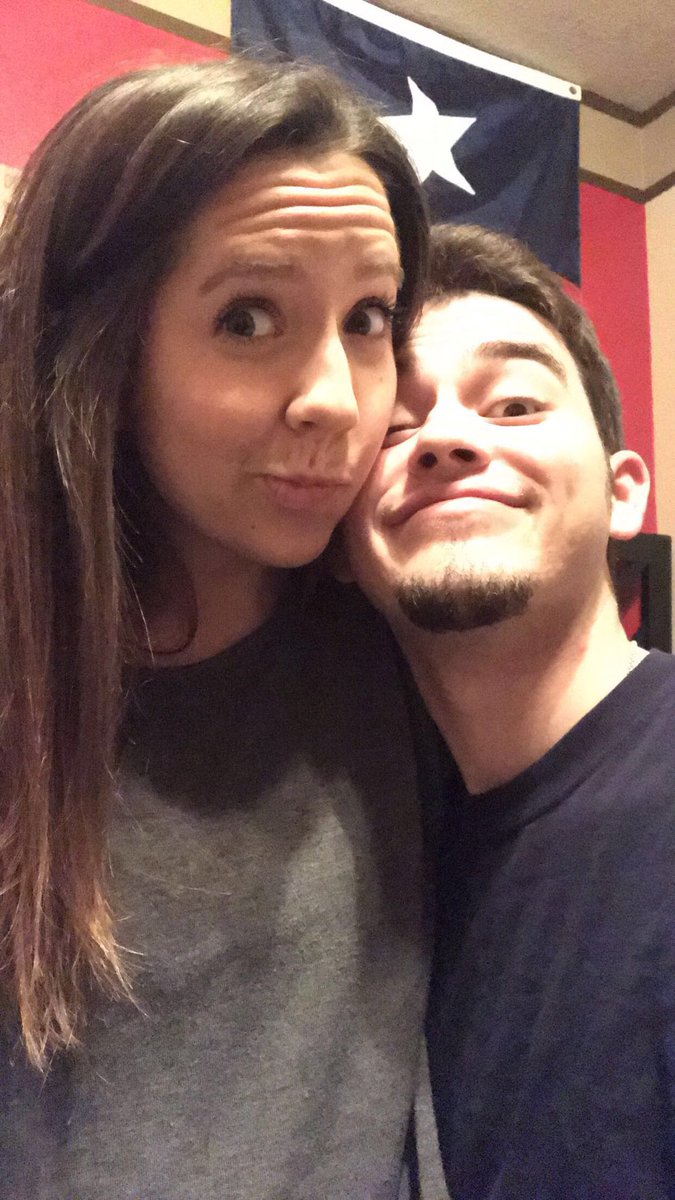 zeeaguayo22's tweet photo. HAPPY BIRTHDAY!!!!! I’m sorry I’m not with you right now but it’s your 21st birthday!!! Have a great day sweetheart! I will see you soon!😘❤️ https://t.co/4wijo8fy72