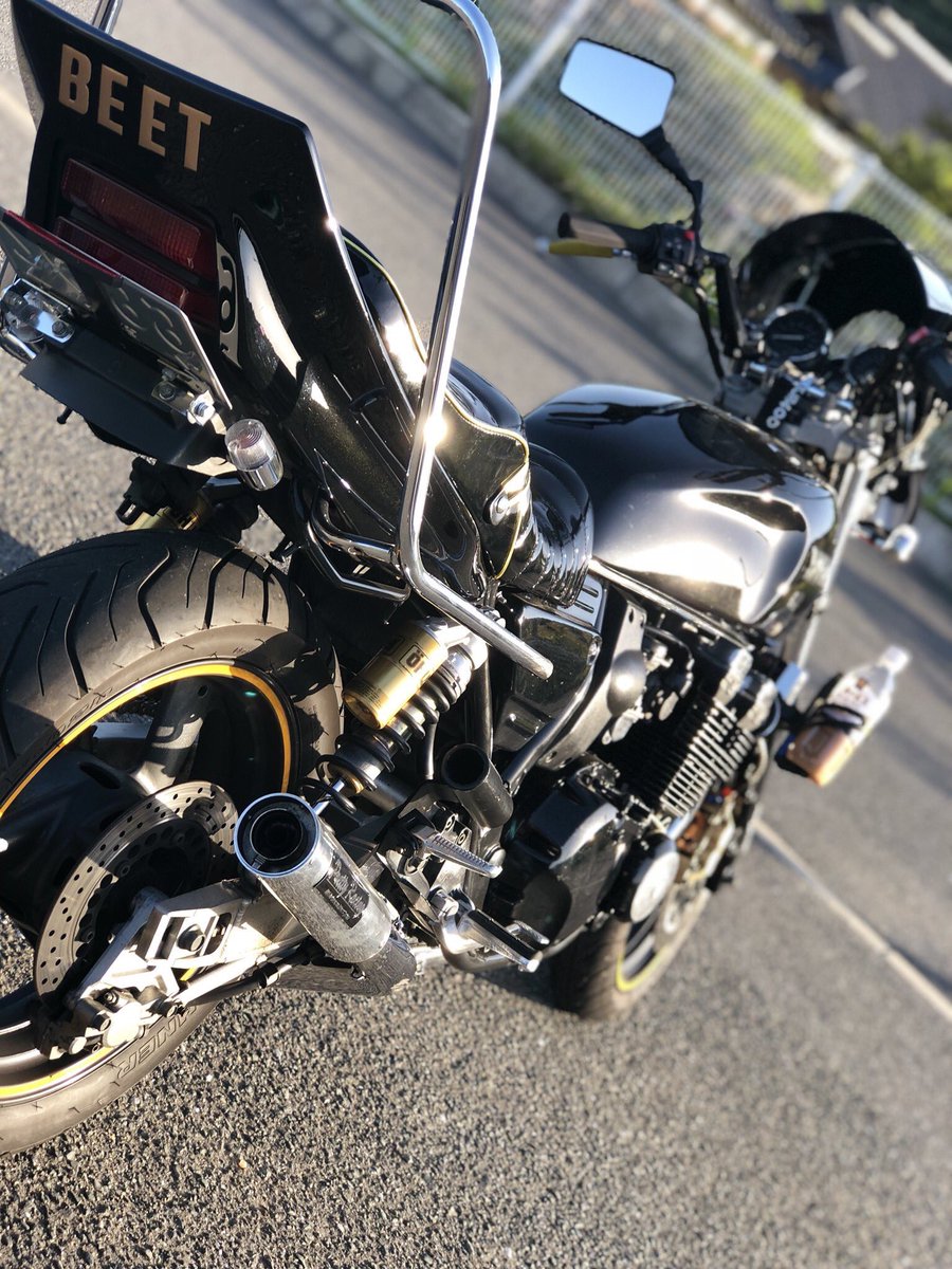 Yoshiki 盗難被害です 後輩のバイクが盗まれました 福岡 筑豊です 昨日パクられているのでまだ形は残っていると思うので少しでも似ているなっと思うのを みかけたら連絡ください Beetのテールなど付いていてピカピカなので目立つと思います 盗難