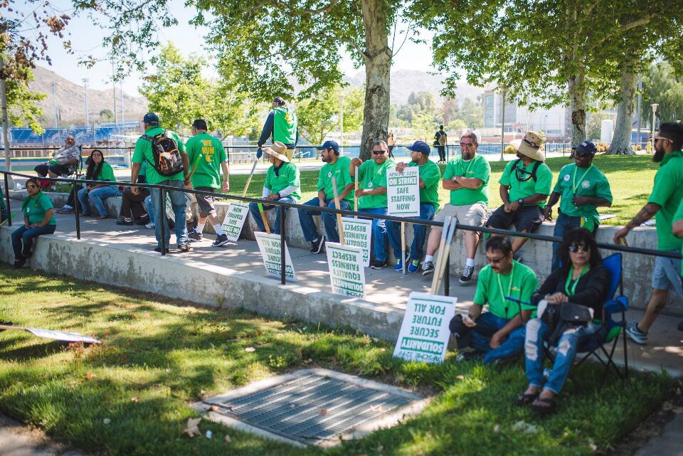 HighlanderUCR's tweet photo. UCR’s AFSCME 3299 workers will be striking outside the University Ave./Canyon Crest Dr. loop until 6 p.m. today

A few of their demands:

- Fair wages
- Affordable healthcare
- Job security
- Strengthened sexual harassment protections

📸: Jimmy Lai/HIGHLANDER https://t.co/kO3legPIzc