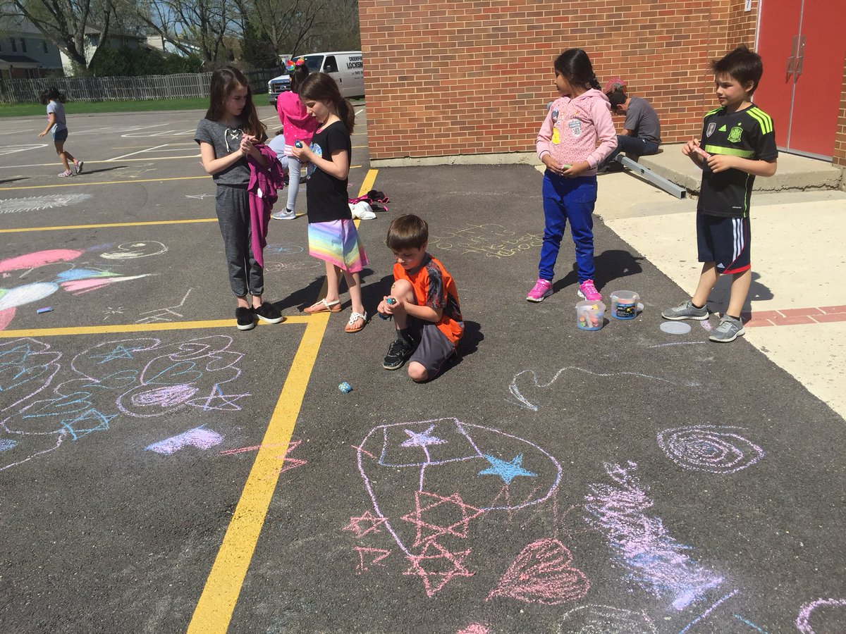 JenMerens's tweet photo. 2nd graders celebrate ABC Countdown Letter C ~ Crazy Sock and Chalk Day! #sp109 #engage109 https://t.co/QBamj659Fo