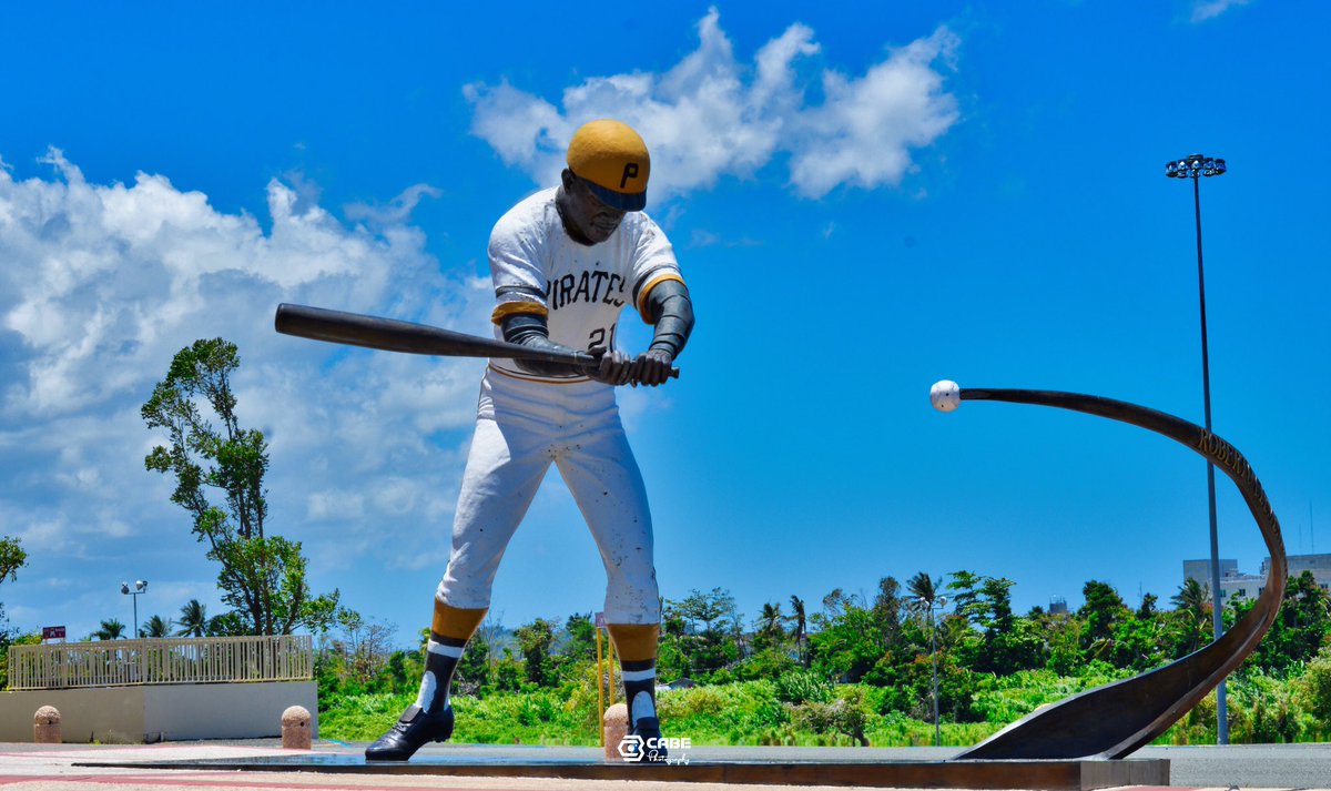 Cabe05's tweet photo. Roberto Clemente 2️⃣1️⃣.
🇵🇷.
#RobertoClemte #MBL #PuertoRico #TiratePR #100x35 #whateverpr #hastagpuertorico #PR #Clemente21 #Piratas #pittsburgh #photography #photographer https://t.co/wS83pmGhRL