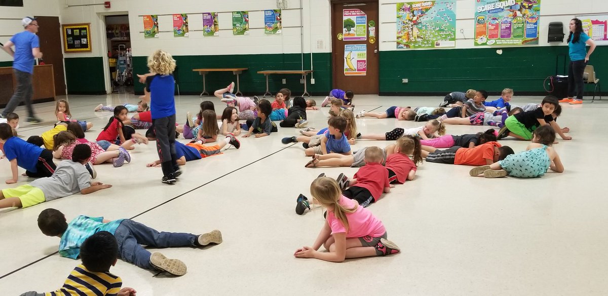 MrsBrowning16's tweet photo. Almost ready for our big PBL culminating event to show our families what we've learned this year! Thank you Springfield Little Theater! @WilderSPS @officialSPS @BeesonLisa @WilderForbes #WilderRocks #pblfun https://t.co/pOLuiAIVR5