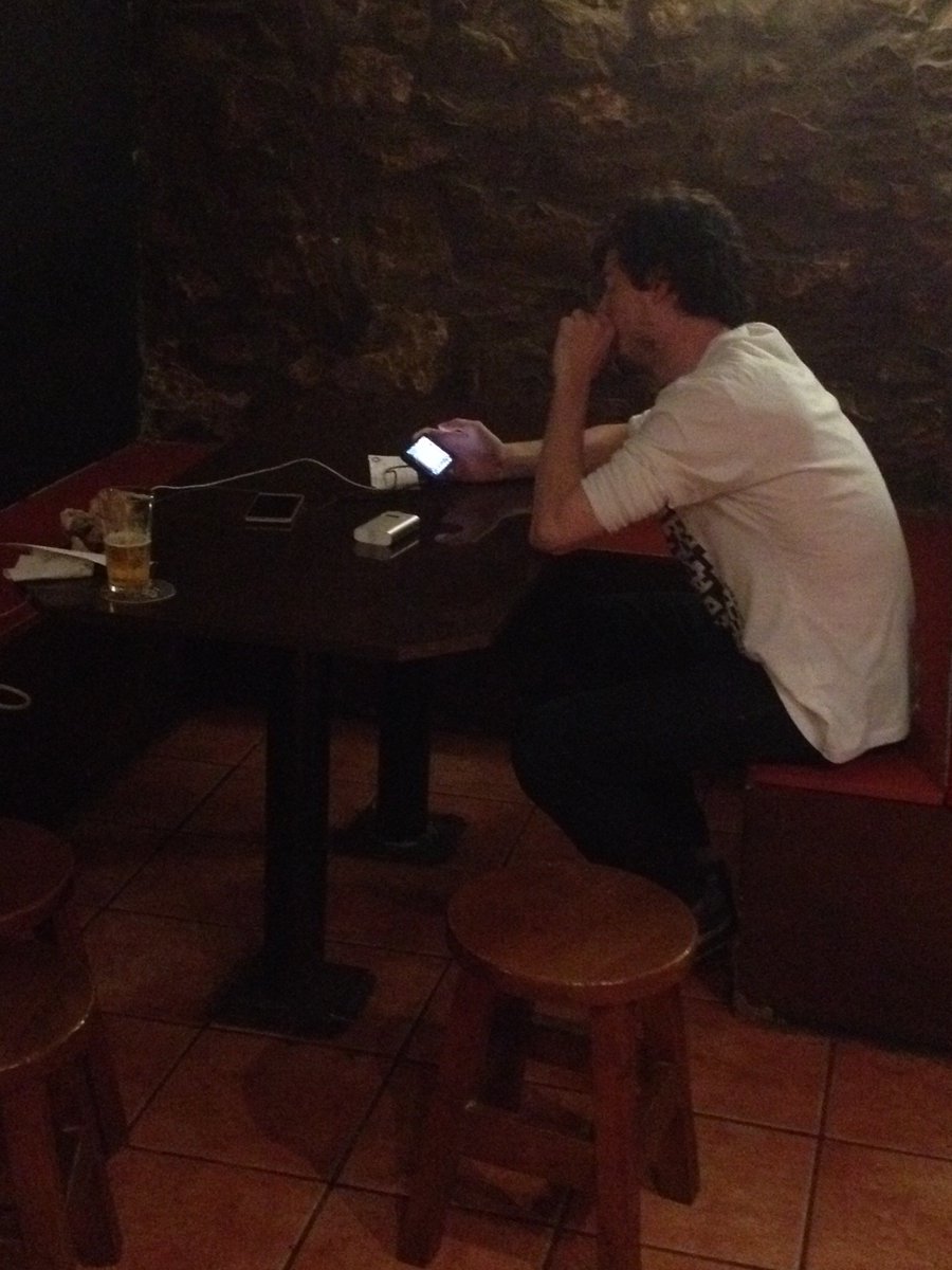 Aquís os dejamos algunas fotos del Tavern Hero Qualifier celebrado ayer en Ballbreaker <a href="/hearthstone_es/">Hearthstone España</a> Felicidades a <a href="/37Erikstoff/">Erikstoff</a> por esa sufrida victoria contra joanme tras TRES Bo3