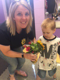 BaxterPrimary's tweet photo. Teacher Appreciation Day #1 at BPS.  Fresh Cut flowers, lunch, and T-shirts for the teachers/staff...@BaxterPrimary https://t.co/PHK6De9EJi