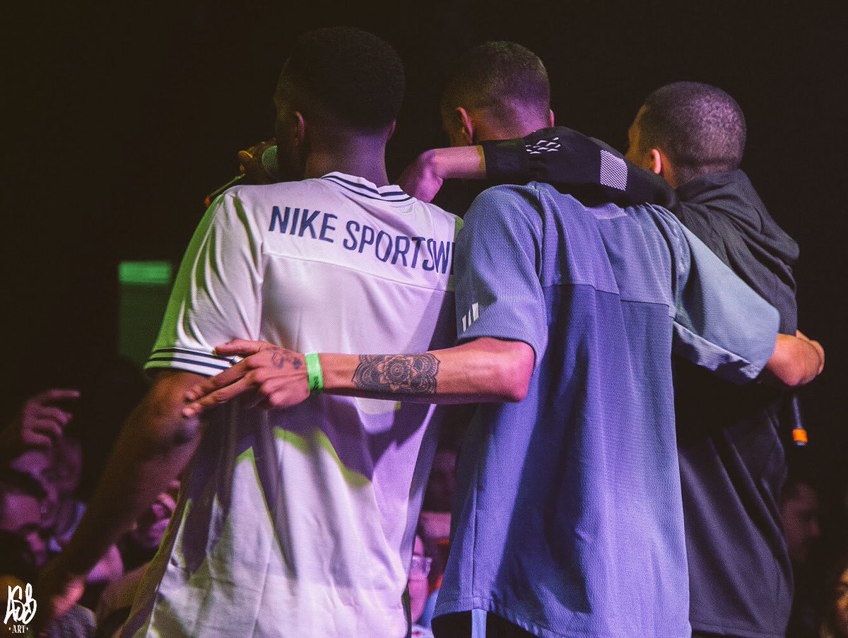 ASB_Art's tweet photo. 04.05.18
Club Transbordeur📍
@XTRMSLIMKA x @dimeh_todo x @MakalacLeman
#ASBArt 📸 https://t.co/lr23TVMYvR