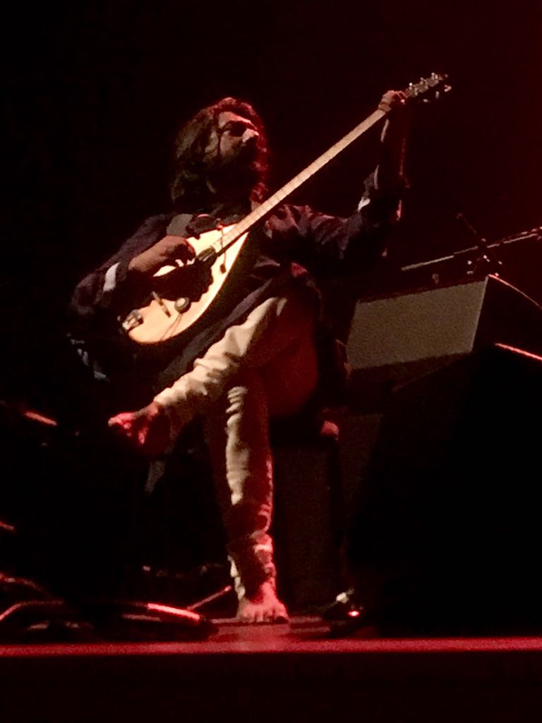 I_see_no_spider's tweet photo. Rounding up the #BankHolidayWeekend with Talvin Singh at the #RoyalFestivalHall
@TalvinSingh
2018 Alchemy festival
#SummerSeason ☀🌴🎶
@SouthbankCentre #London
Hauntingly beautiful music #AlchemyFestival #Alchemy #AlchemySC #IndianCulture #Music #AsianHeritageMonth https://t.co/sMR4P69GyC