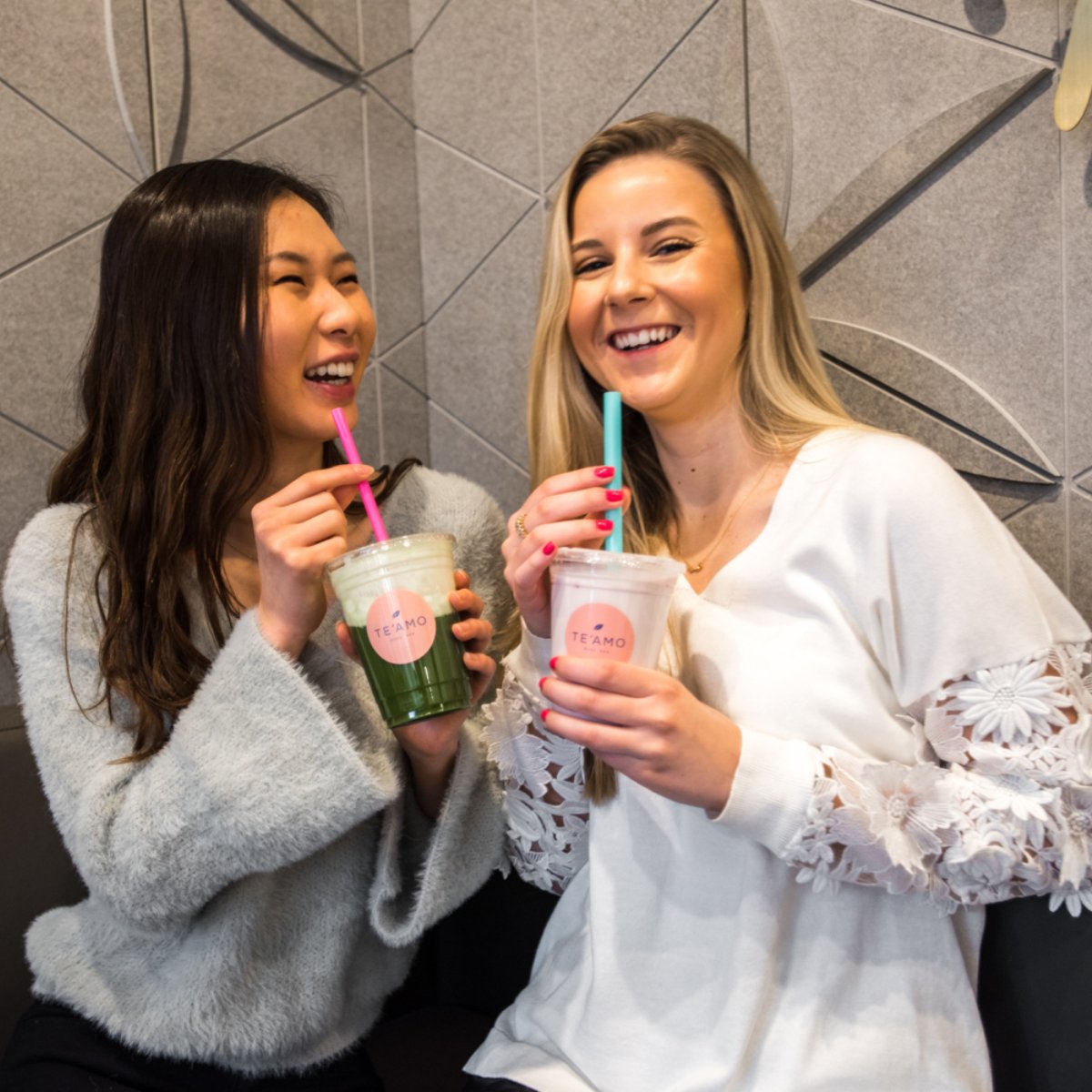 Share memories and enjoy a well-crafted drink with loved your ones. #teamobobabar #shareateafallinlove