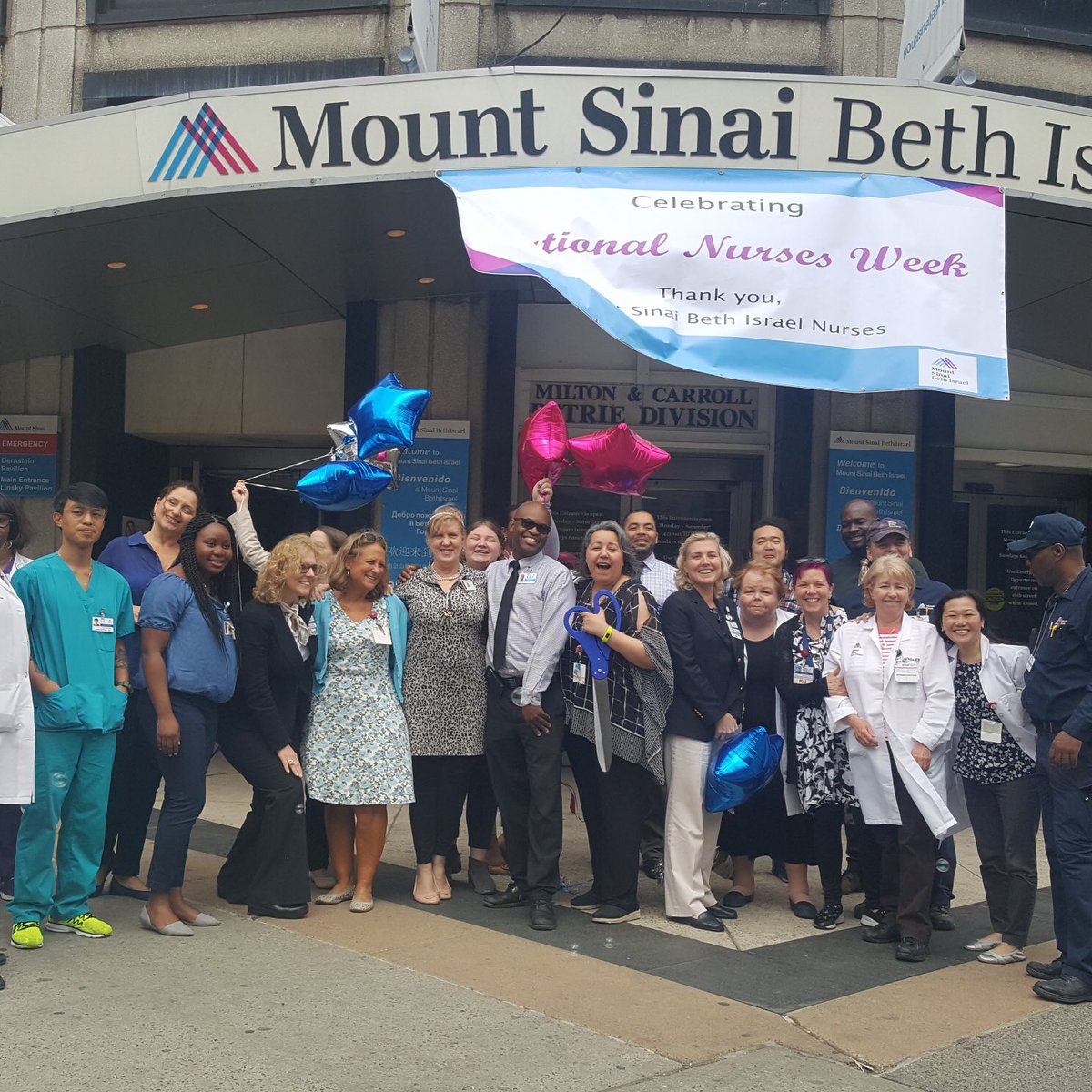 MountSinaiNurse's tweet photo. Happy #NursesWeek to our team at #MountSinaiDowntown!
They’ve kicked the week off with Zumba and a banner ceremony - 🎉💃🏾💝 - !
@MountSinaiNYC #MSHSNurses #bedsideandbeyond https://t.co/CHoNgZgj0L