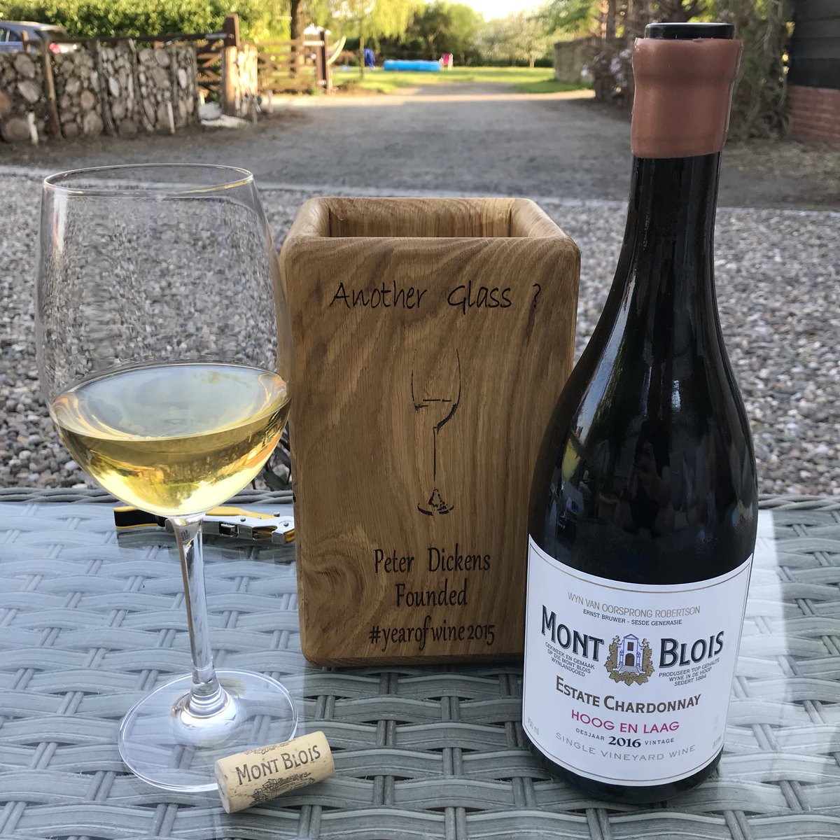 pietrosd's tweet photo. #yearofwine2018 
Well....
Blown away! single vineyard @MontBlois SA #Chardonnay 2016
Hoog En Laag
Look at the colour!!!!!
❤️wax capping 
@TalesoftheCork @WineBite @RathfinnyRich @JamesHubbard113 @ajurkiw @wine_soif @CHARLIEWINES @boozychef @PeterRanscombe1 @PBMMW @winegal57 https://t.co/jdhbbBjitP