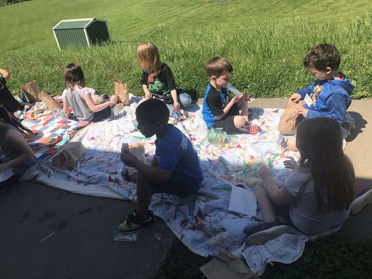 GinaMartin65's tweet photo. Enjoying this beautiful day and our class picnic!#pesd32 https://t.co/WOzCFwkGoz