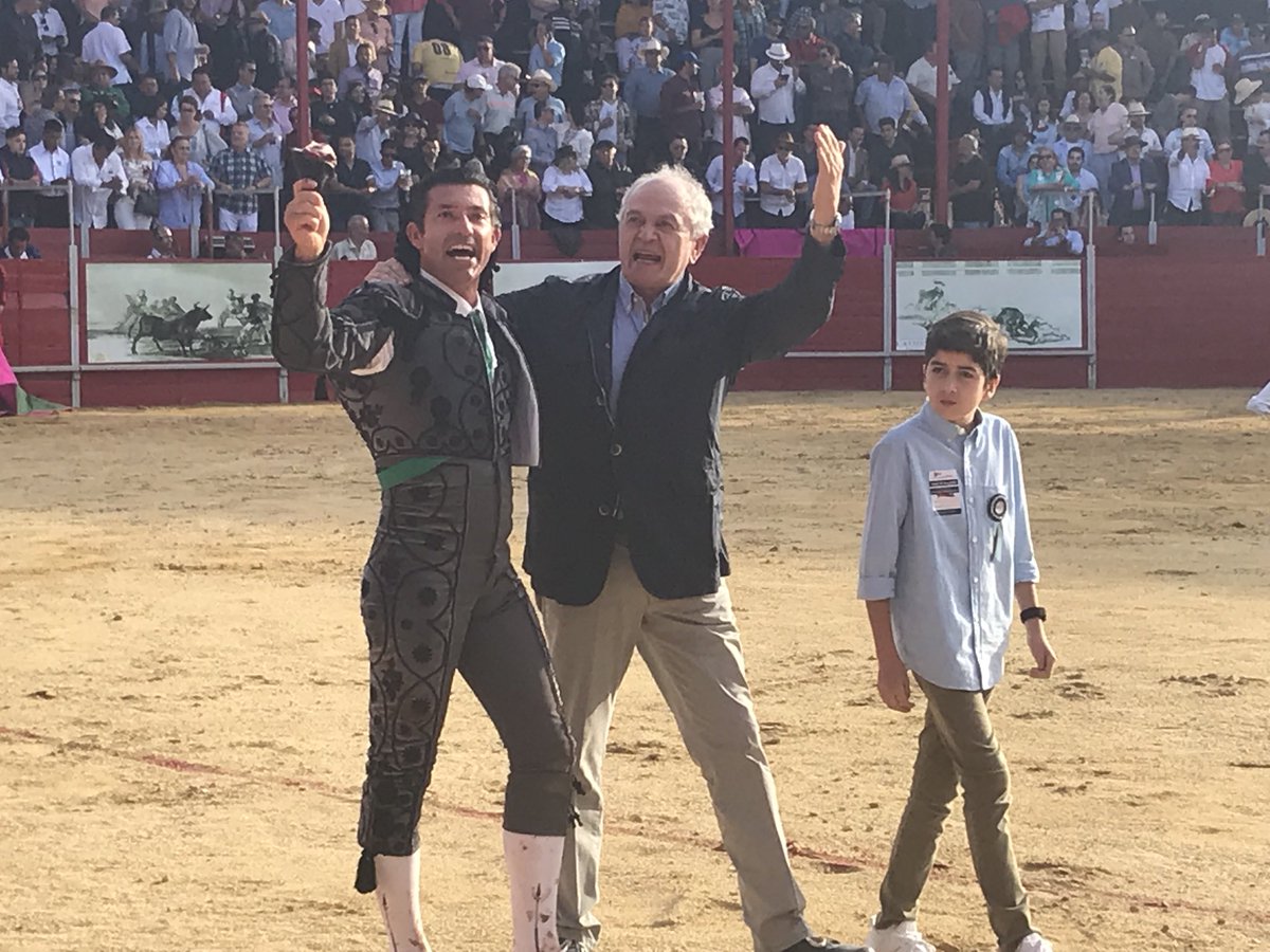 Enhorabuena a los ganaderos de “La Antigua” <a href="/JorgedeHaro/">Jorge de Haro Gonzal</a> <a href="/Ganaderalulu/">P. Lebrija de Haro</a> , un toro de bandera al que el matador Jeronimo cuajó de forma extraordinaria!!! <a href="/jeronimomatador/">Jerónimo Matador</a>