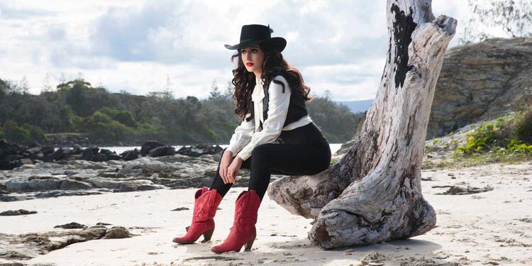 marinadelwray's tweet photo. Coming up after the 4:30 newscast, @gilldeacon with @lindiortega about her #newLP #Liberty and #sotw https://t.co/rrlOBXWSef