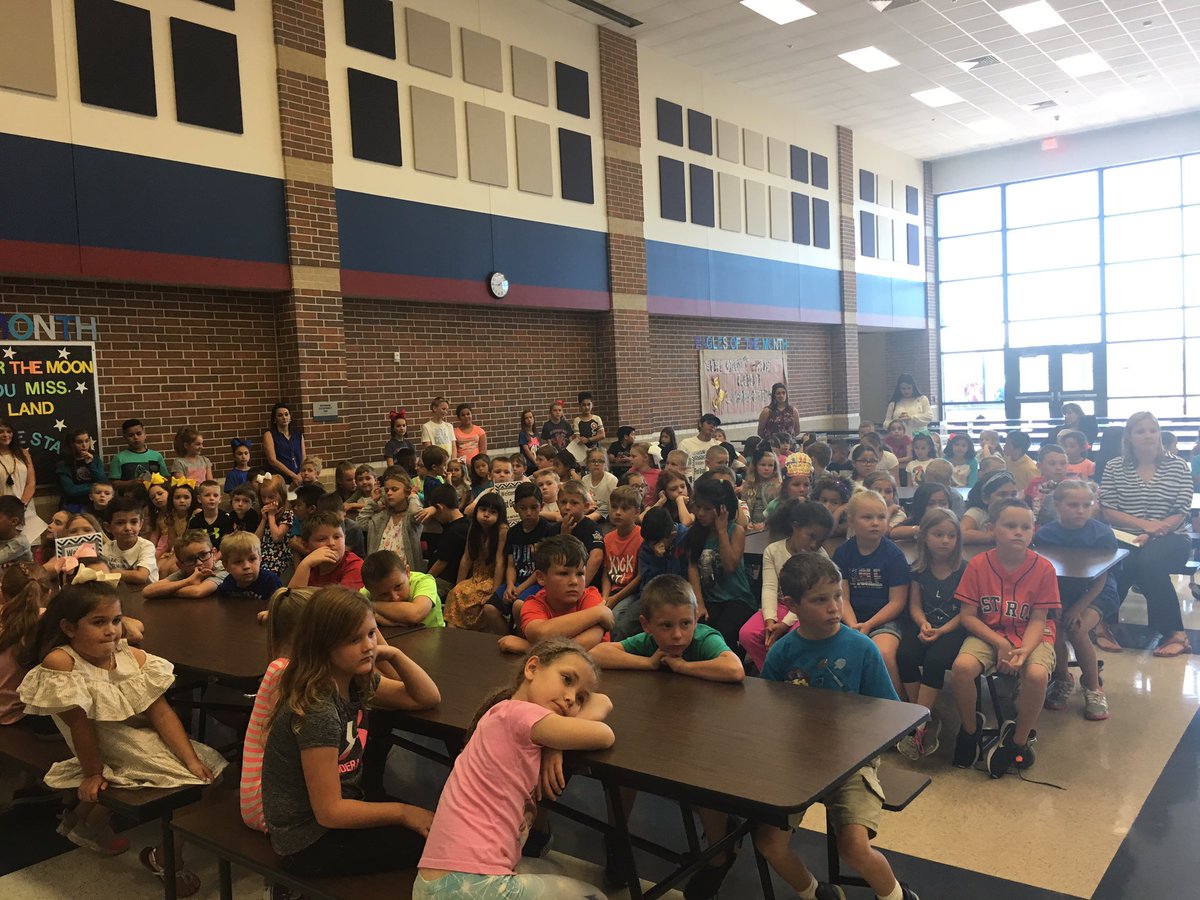 BarbersHillESS's tweet photo. 1st grade students had a great time on the Elementary South tour today! Student Council did a great job leading the way! ๐ฆ
#readyforsecondgrade https://t.co/6BdvX03gY3