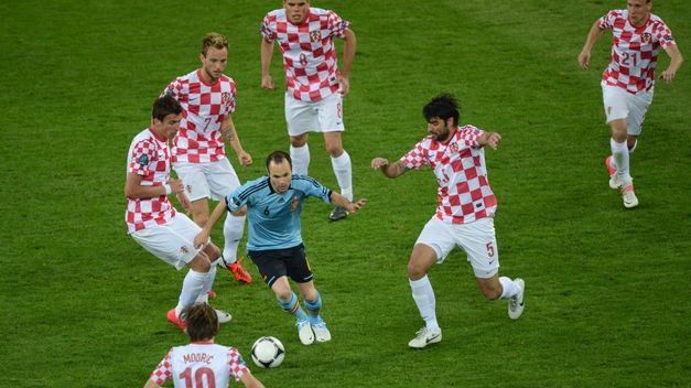 Guardiolato's tweet photo. ¿Iniesta a Japón? Ya estaba tardando... https://t.co/9YmkI9MKnJ