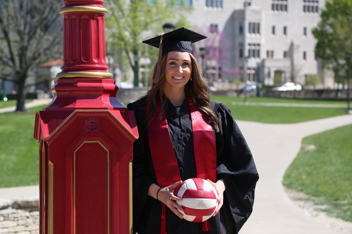 IndianaVB's tweet photo. "I have made friends from all over the world with such diverse backgrounds, and I am forever thankful for that. It is sad to leave my favorite place and people, but I feel prepared for the next step."

@IUBloomington graduate @jessicaleish

#GoIU #B1GGrads ⚪️🔴 https://t.co/RqMMrGVWto