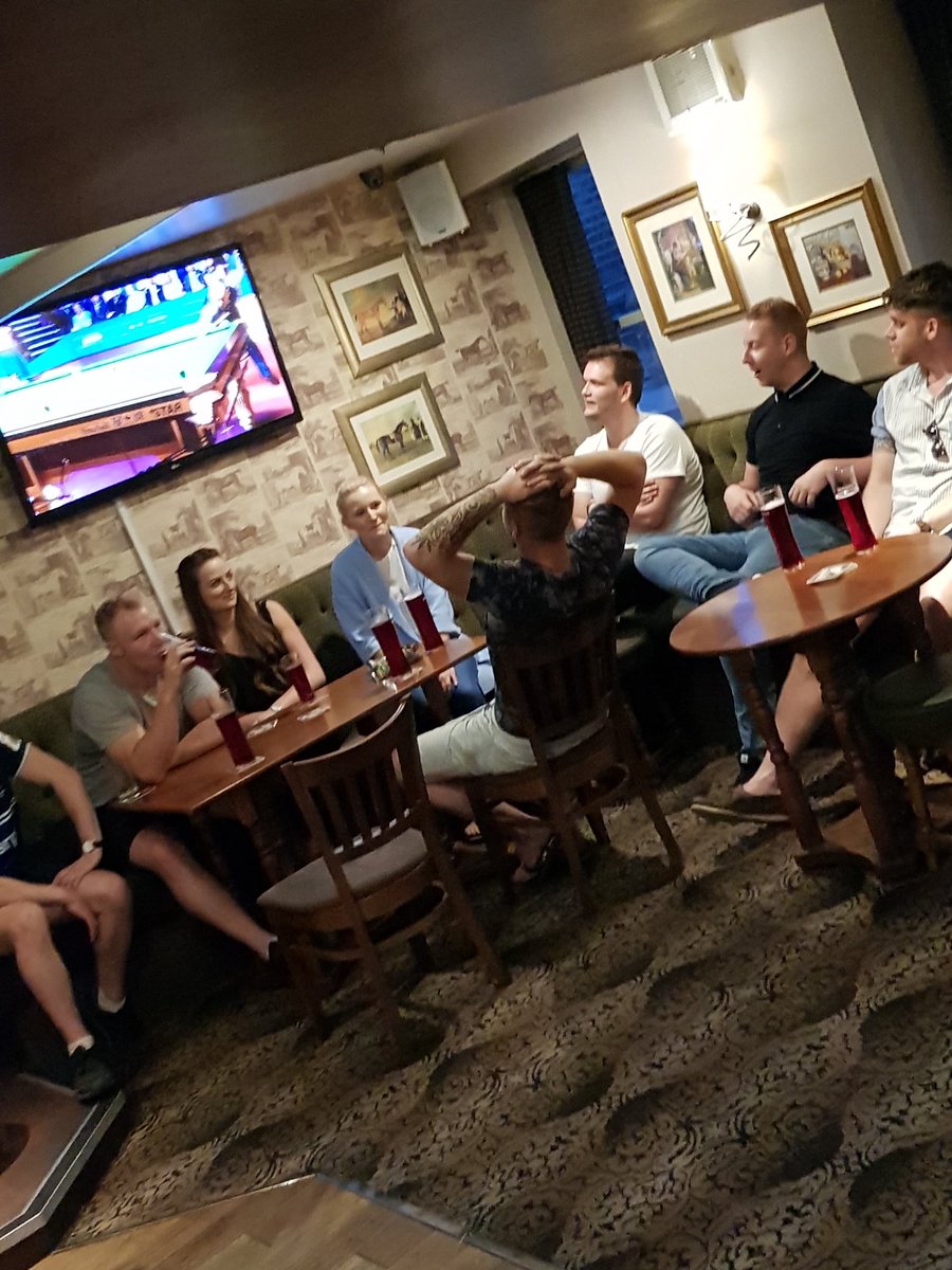 Otliensians's tweet image. Still out celebrating, now with our sponsors @TheOtleyTavern. #Ensians🔵⚪🔵⚪ #IPredictARiot