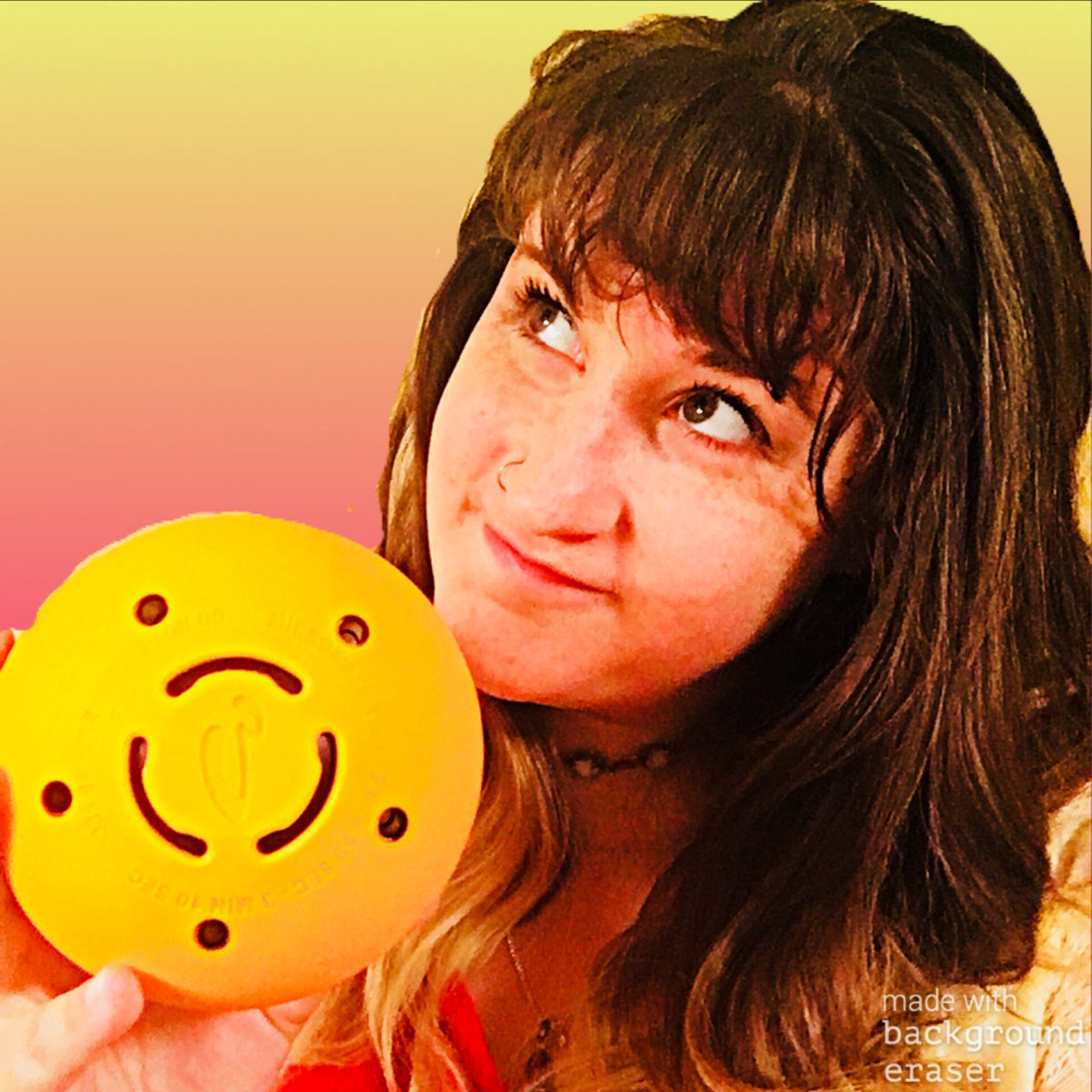 VLDanceCompany's tweet image. We had a long day of rehearsals and now it’s time to roll out with our MojiHeat 4’ Massage Ball by @gomoji! It’s completely nessisary for our recovery day today and works amazing to get those muscles back to their relaxed state.