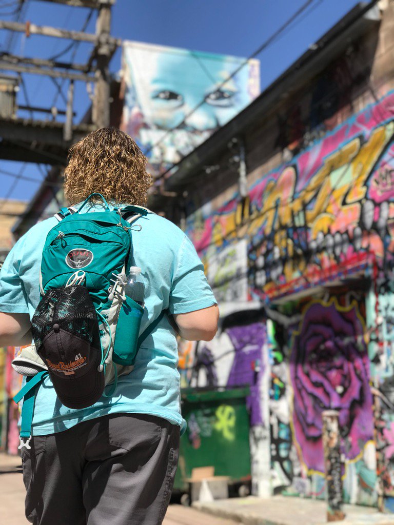 STC4410's tweet photo. Checking out #Artalley in downtown #rapidcitySD rocking one of my #OspreyPacks https://t.co/fVJenzsQQr
