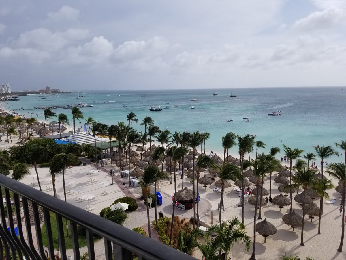 TSimmons1010's tweet photo. THANK YOU @WirelessVision!  So grateful to work for such an amazing company! #VCMADEMEDOIT #aVisionForGreatness @thatsammori @Pevo0119 @TheresaFillmore https://t.co/BMlqQOc4FQ
